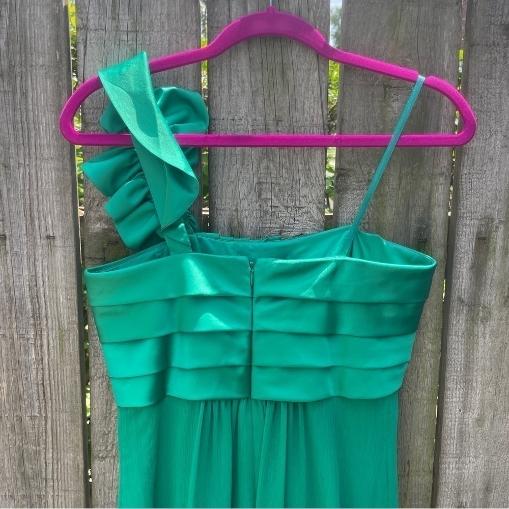 Max and Cleo Green Chiffon Spiral One Shoulder Mini Dress - Picture 7 of 9